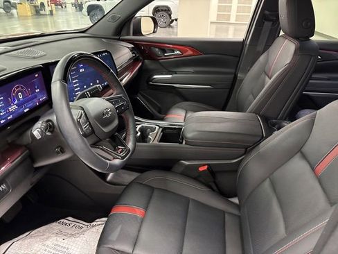 Used 2024 Chevrolet Traverse RS image 17