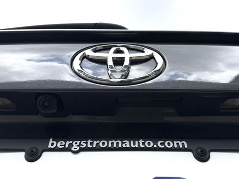 Used 2021 Toyota RAV4 XLE w/ Convenience Package AWD/4WD image 12