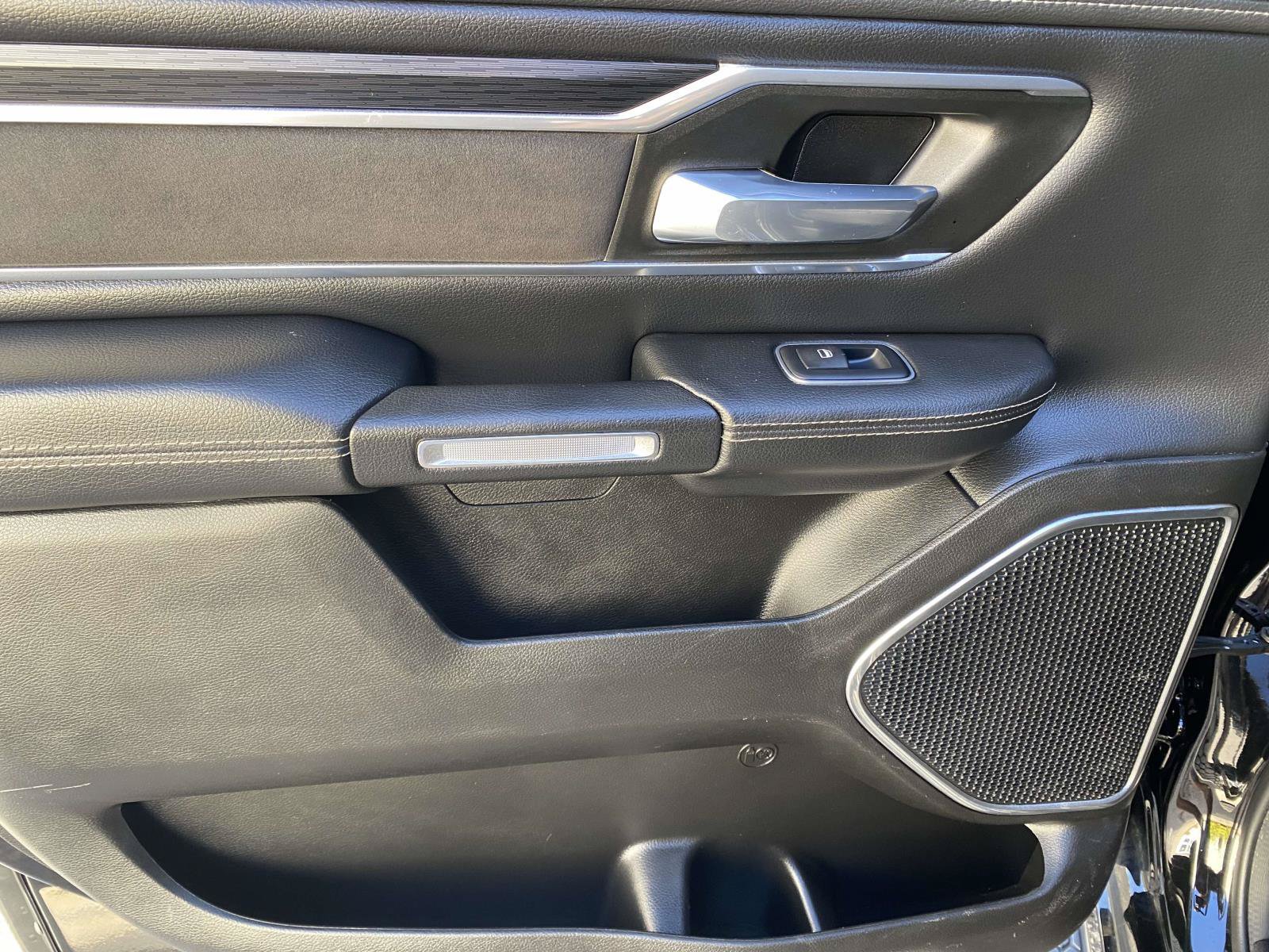 Used 2023 RAM 1500 Laramie AWD/4WD image 14