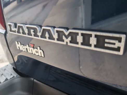 Used 2022 RAM 1500 Laramie w/ Sport Appearance Package AWD/4WD image 8