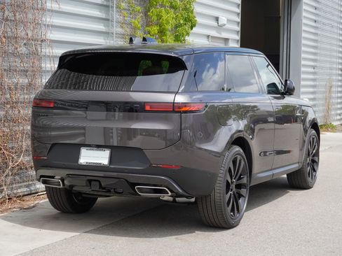 New 2026 Land Rover Range Rover Sport SE AWD/4WD image 2