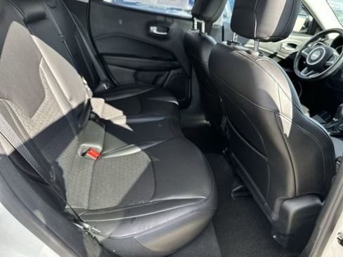 Used 2021 Jeep Compass Latitude image 29