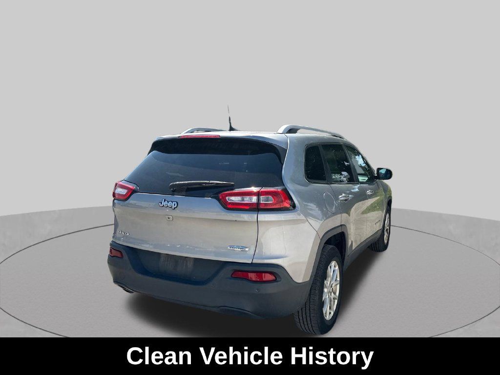 Used 2016 Jeep Cherokee Latitude w/ Safety/Convenience Group AWD/4WD image 6
