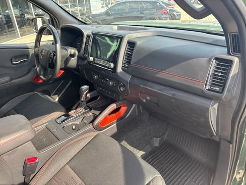 Used 2022 Nissan Frontier Pro-X RWD image 12