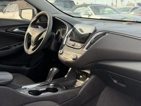 Used 2019 Chevrolet Malibu LT image 28