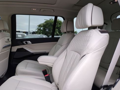 Used 2026 BMW X7 xDrive40i AWD/4WD image 30