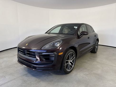 Certified 2023 Porsche Macan S AWD/4WD image 1