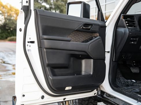 Used 2025 Lexus GX 550 w/ Accessory Package (2T) image 66