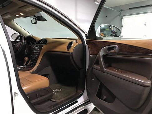 Used 2016 Buick Enclave Premium w/ Experience Buick Package FWD image 12