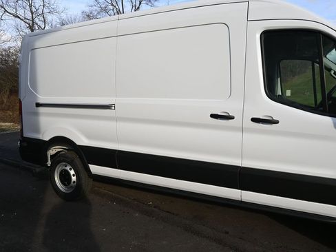 New 2026 Ford Transit 250 148 Medium Roof RWD image 7