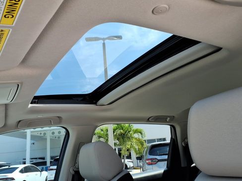 Used 2025 Honda CR-V EX image 8