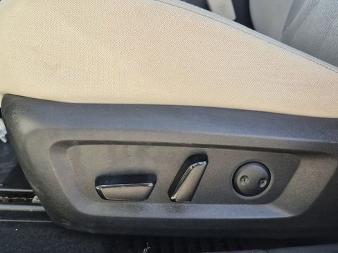 Used 2024 Nissan Rogue SV image 12