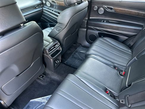 Used 2022 Genesis GV80 2.5T w/ Advanced Package 03 image 13