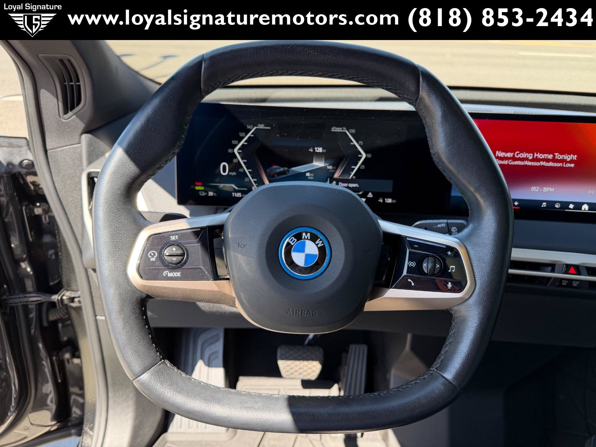 Used 2024 BMW iX xDrive50 w/ Premium Package AWD/4WD image 26