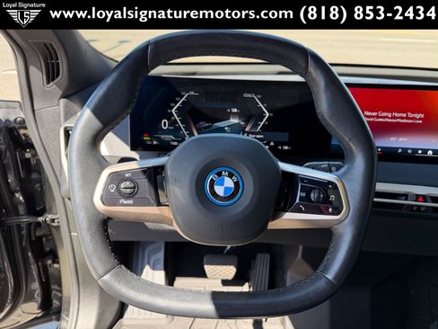 Used 2024 BMW iX xDrive50 w/ Premium Package AWD/4WD image 26
