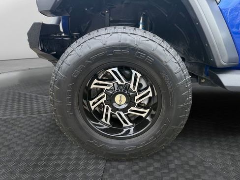 Used 2018 Jeep Wrangler Sport AWD/4WD image 14