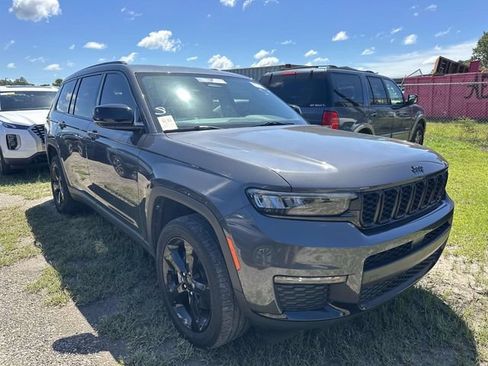 Used 2023 Jeep Grand Cherokee L Limited w/ Black Appearance Package RWD image 14