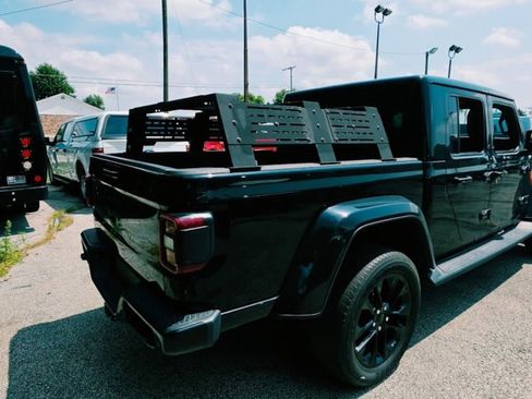 Used 2021 Jeep Gladiator High Altitude AWD/4WD image 3