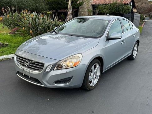 Used 2013 Volvo S60 T5 FWD image 1
