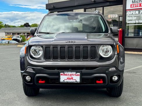 Used 2019 Jeep Renegade Trailhawk w/ UConnect 8.4 Nav Group AWD/4WD image 9