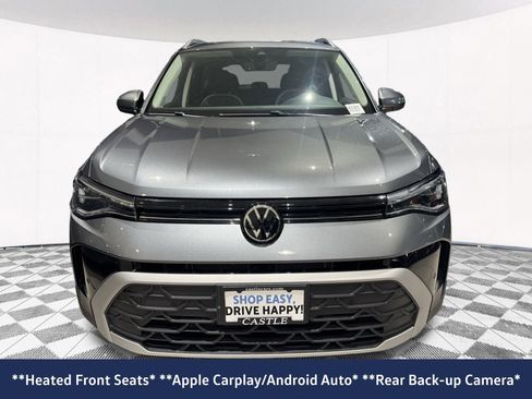 Used 2025 Volkswagen Taos SE w/ Panoramic Sunroof Package image 5