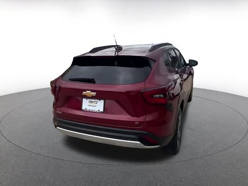 Used 2025 Chevrolet Trax LT image 14
