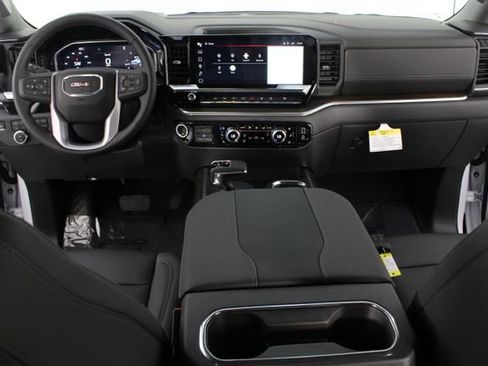 New 2026 GMC Sierra 1500 SLT image 10