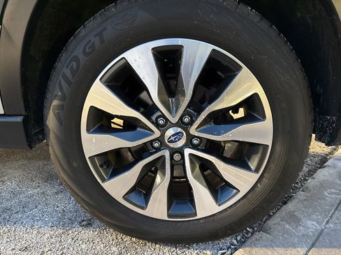 Used 2023 Subaru Outback Limited image 11