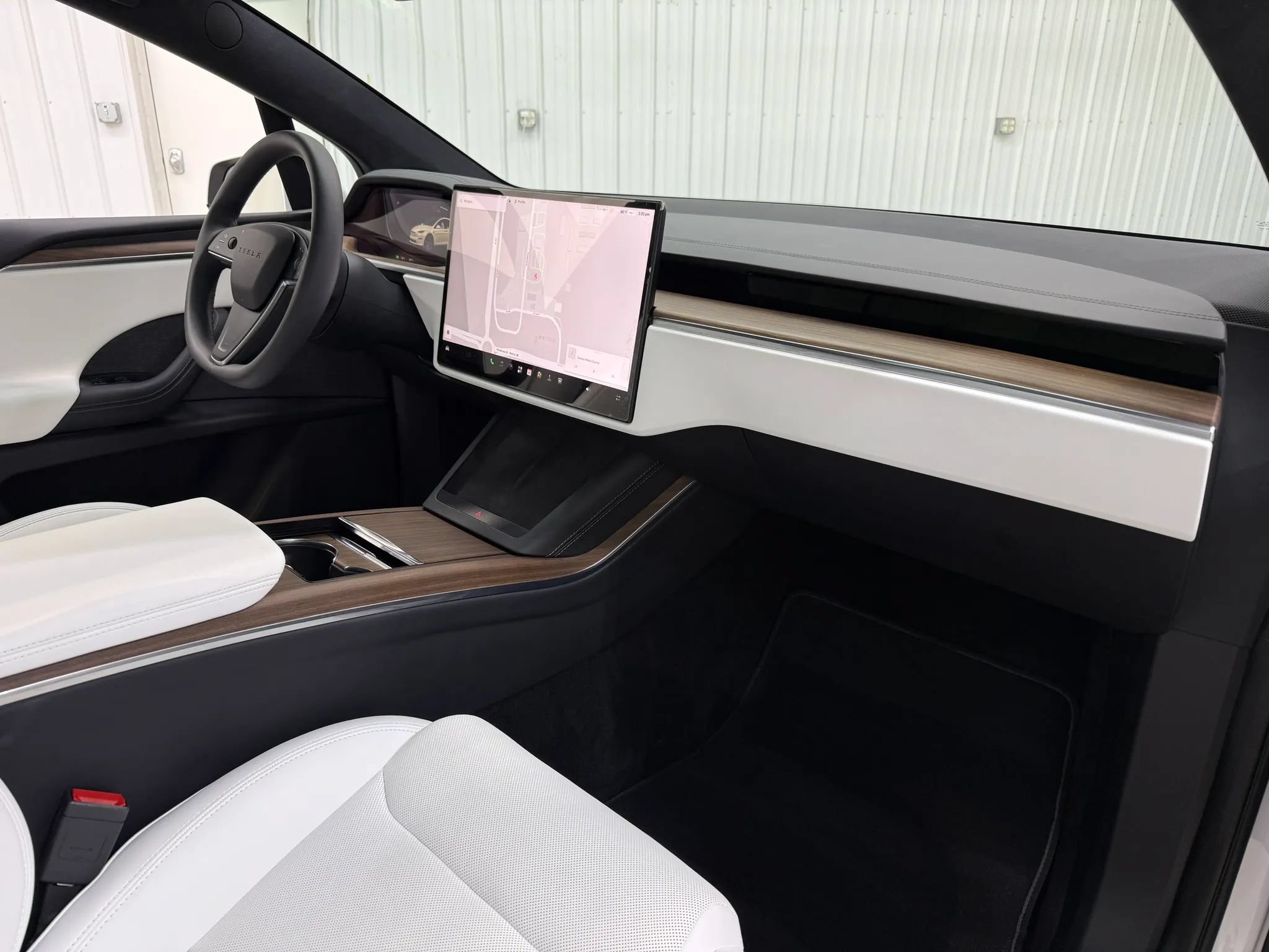 Used 2024 Tesla Model X AWD/4WD image 14