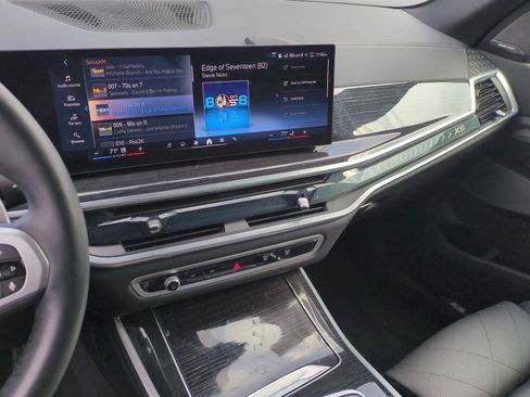 Used 2026 BMW X5 xDrive40i w/ M Sport Package image 29