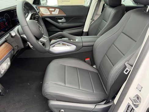 New 2026 Mercedes-Benz GLS 450 4MATIC image 18