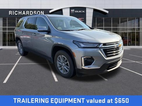 Used 2023 Chevrolet Traverse LT FWD image 3