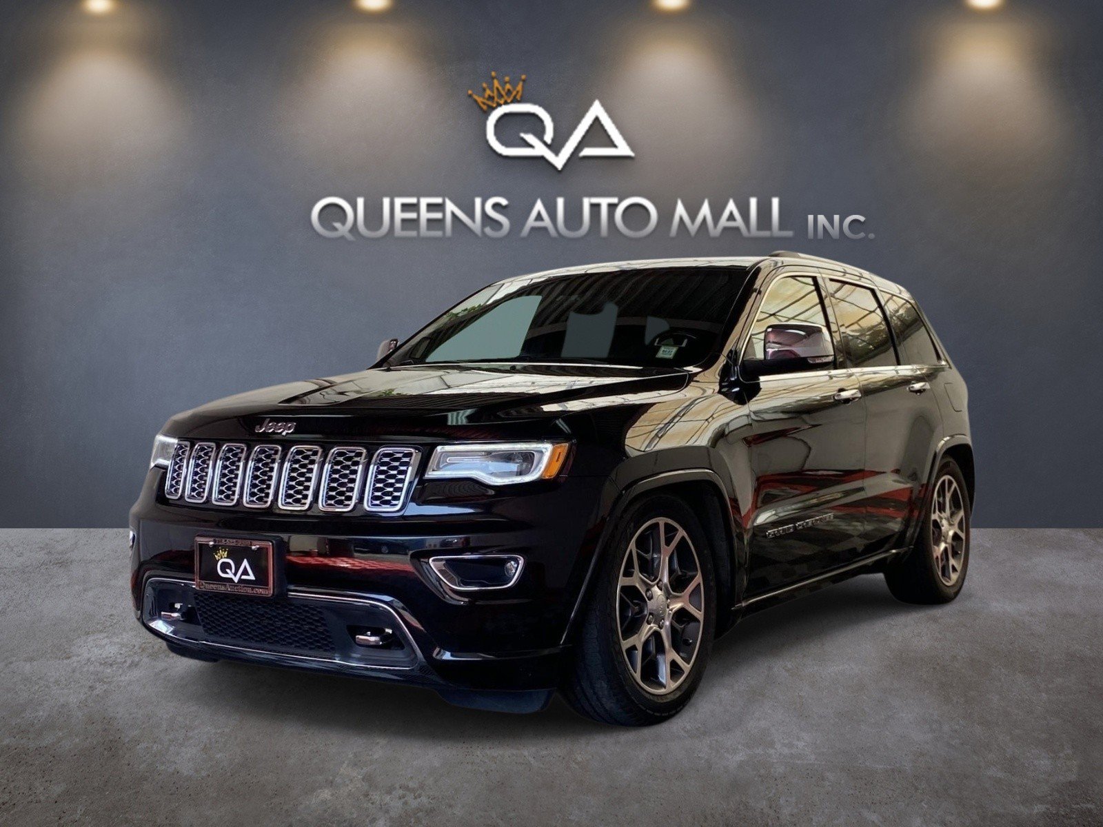 Used 2019 Jeep Grand Cherokee Overland AWD/4WD image 3