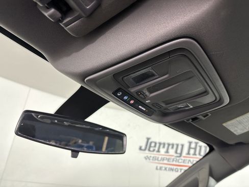 Used 2023 Chevrolet Silverado 2500 LT w/ Convenience Package image 18