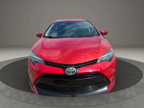 Used 2018 Toyota Corolla LE FWD image 2