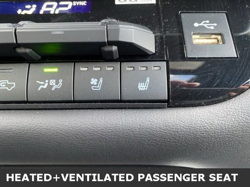 Used 2024 Toyota Tundra Platinum image 13