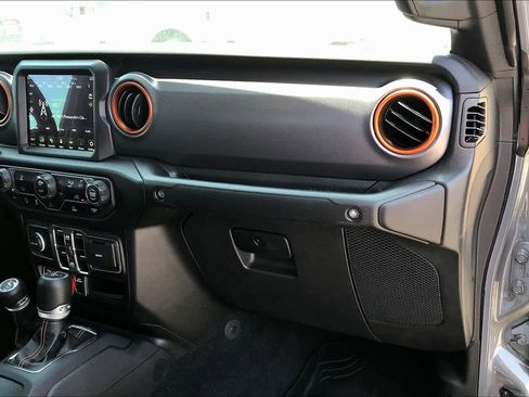 Used 2022 Jeep Gladiator Mojave w/ Trailer Tow Package image 18