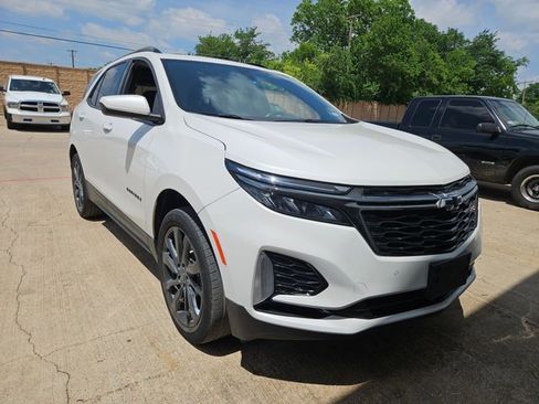 Used 2022 Chevrolet Equinox RS AWD/4WD image 2