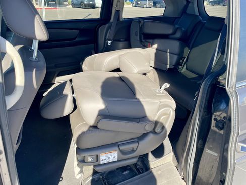 Used 2015 Honda Odyssey EX-L image 12