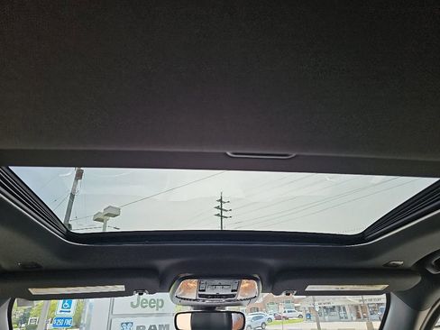 Used 2021 Jeep Grand Cherokee Limited AWD/4WD image 19