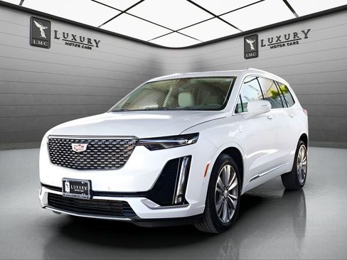 Used 2022 Cadillac XT6 Premium Luxury w/ Technology Package AWD/4WD image 4