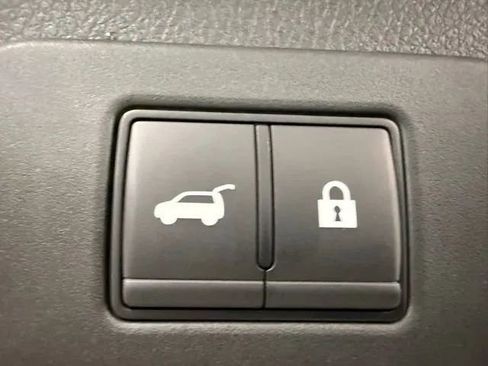 New 2025 Nissan Murano SL image 9