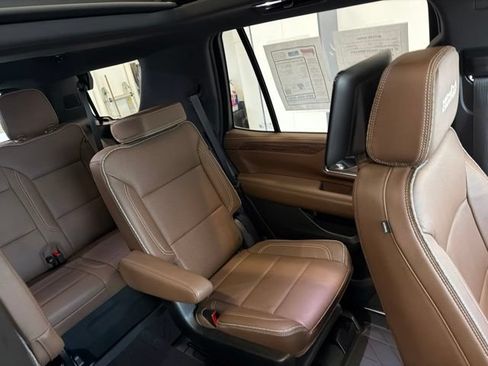 Used 2024 Chevrolet Tahoe High Country w/ Advanced Technology Package AWD/4WD image 50