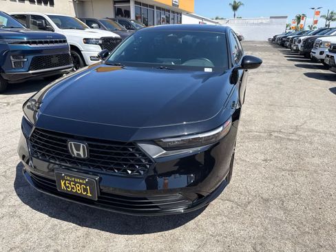 Used 2025 Honda Accord Sport image 2