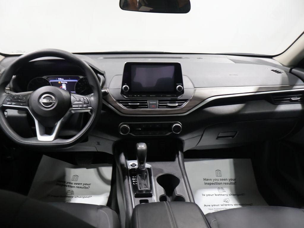 Used 2025 Nissan Altima 2.5 SV AWD/4WD image 16