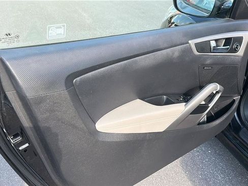 Used 2013 Hyundai Veloster w/ Style Pkg FWD image 18