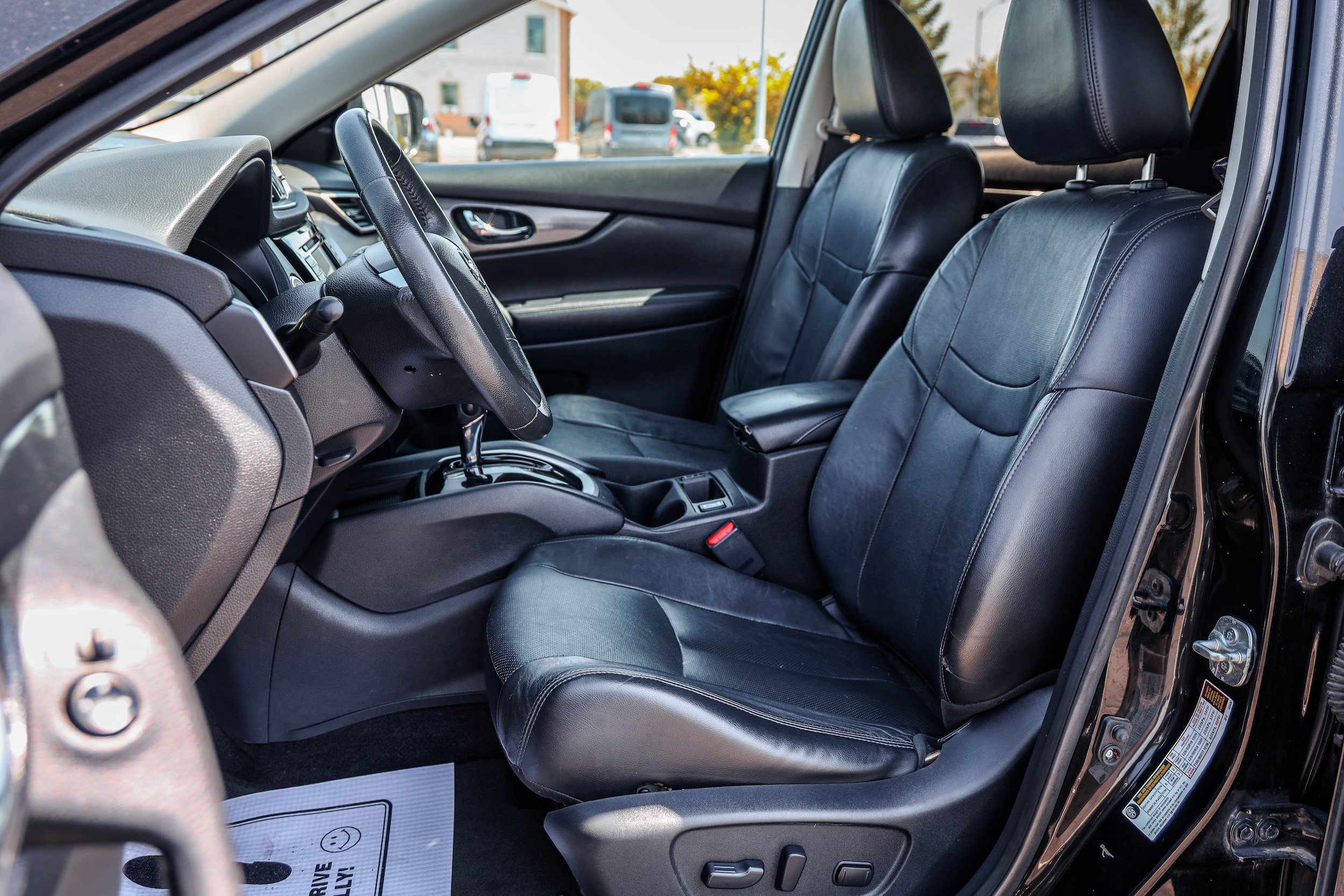 Used 2015 Nissan Rogue SL w/ SL Premium Package AWD/4WD image 9