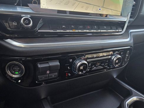 Used 2025 GMC Sierra 1500 SLT w/ SLT Premium Package image 19