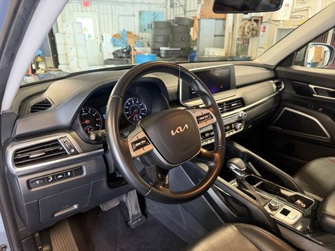 Used 2022 Kia Telluride LX AWD/4WD image 34