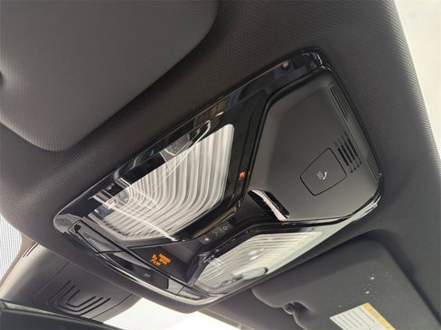 Used 2021 BMW X5 xDrive40i w/ M Sport Package image 34